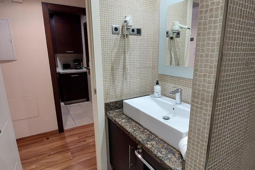 Elegante Alojamiento Con Piscina A 200 M Del Mar. Apartment Benalmadena Exterior photo