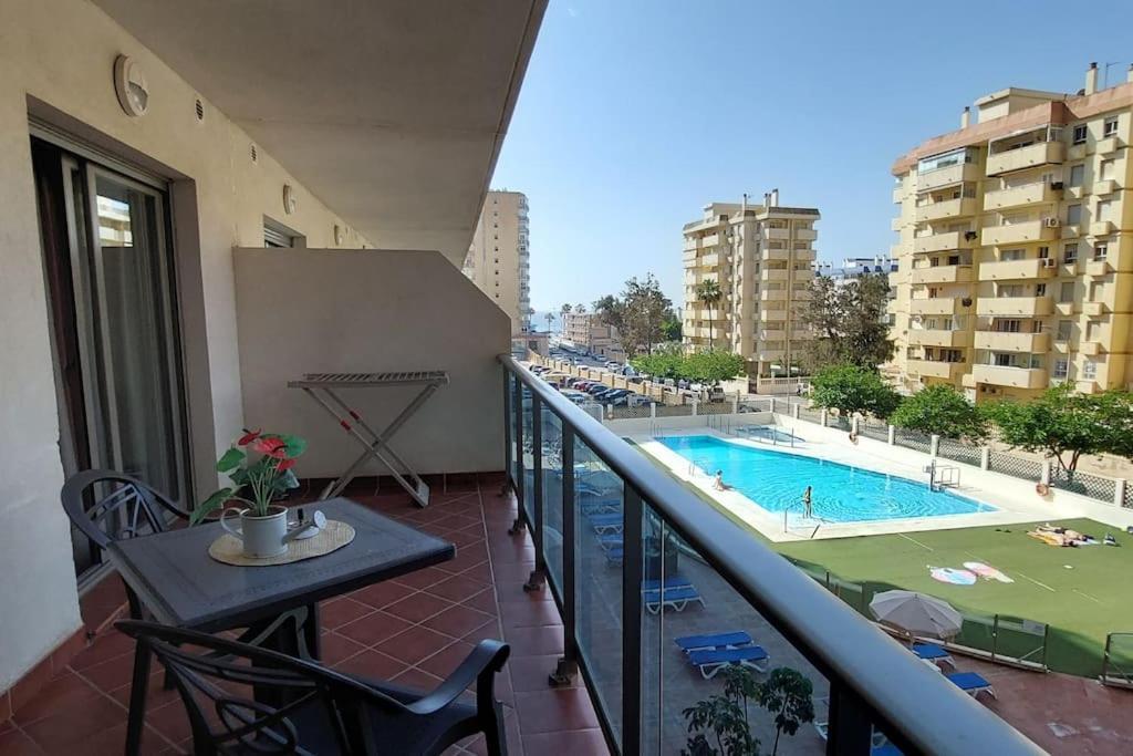 Elegante Alojamiento Con Piscina A 200 M Del Mar. Apartment Benalmadena Exterior photo