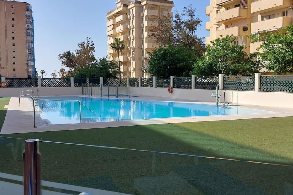 Elegante Alojamiento Con Piscina A 200 M Del Mar. Apartment Benalmadena Exterior photo